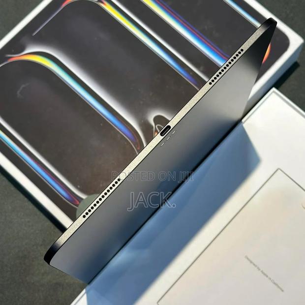 New Apple iPad Pro 512 GB Black - thumbnail 3