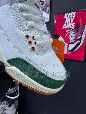 Solefly X Air Jordan 3 “Miami”
Sizes : _40 41 42 43 44 45_