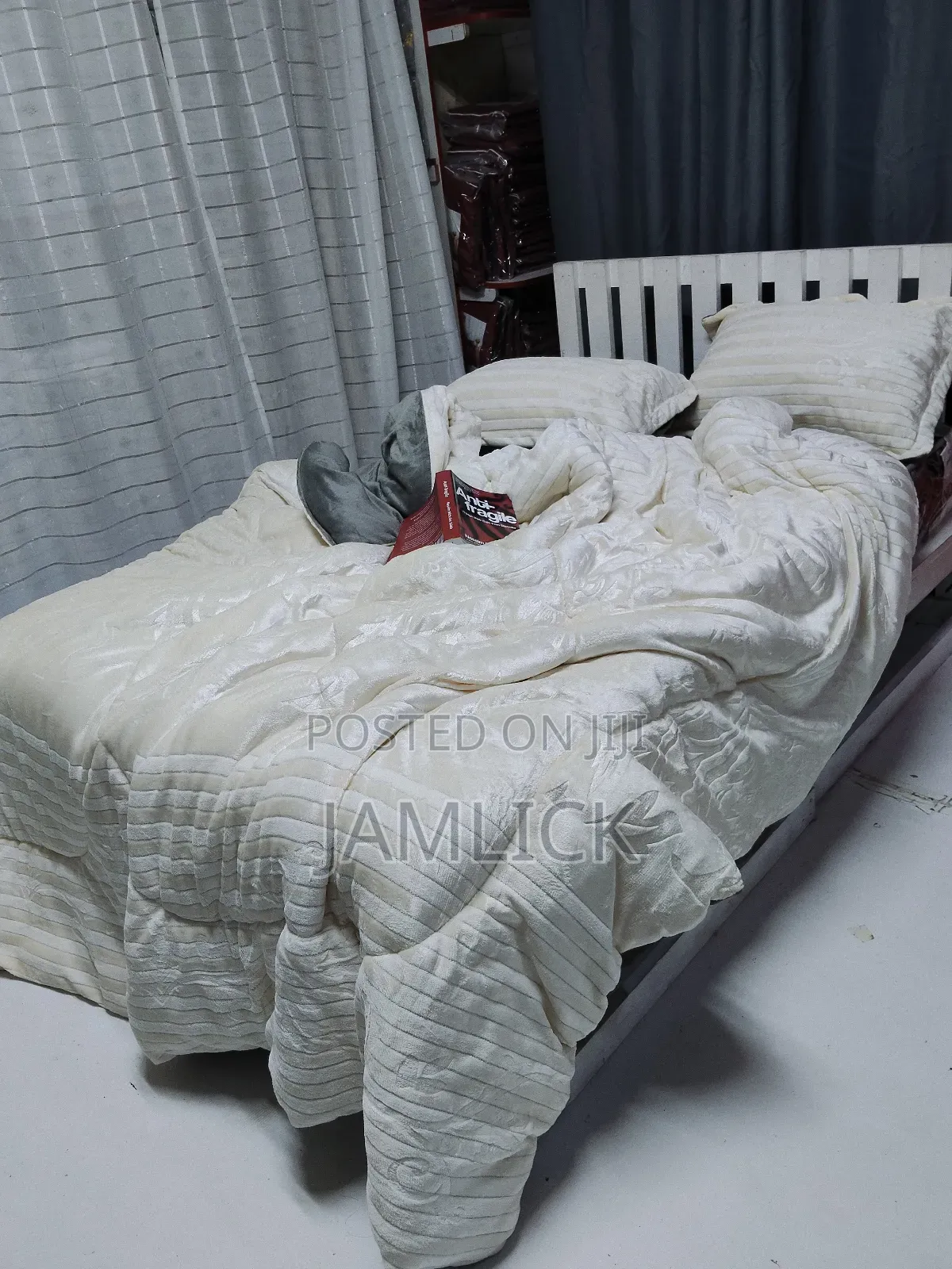 6*7 Heavy Woolen Fleece Duvet - Cl