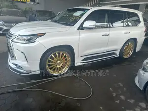 Lexus LX 2019 White