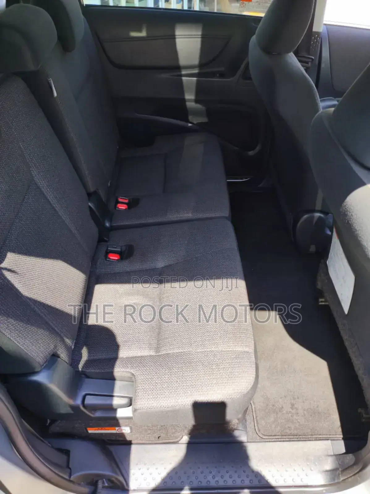 Toyota Sienta 2019 Silver