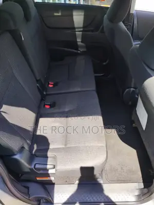 Toyota Sienta 2019 Silver