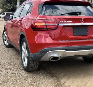 Mercedes-Benz GLA-Class 2017 Red