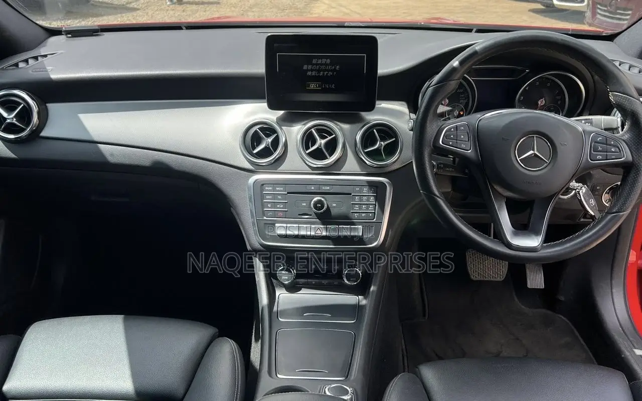 Mercedes-Benz GLA-Class 2017 Red