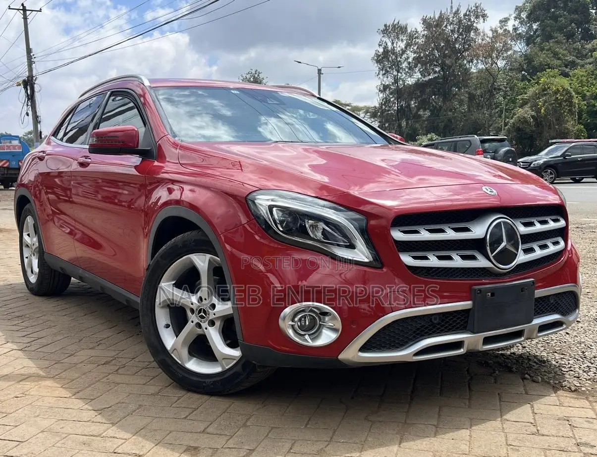 Mercedes-Benz GLA-Class 2017 Red
