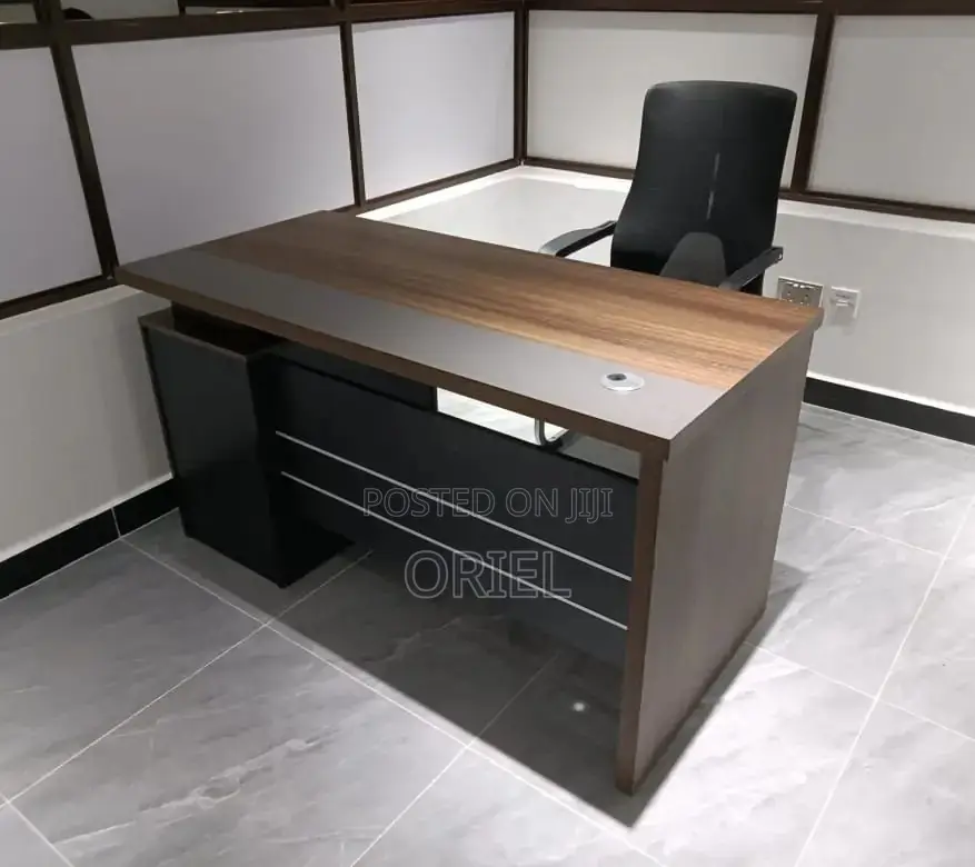 Modern Office Desk : 1.4m Office Staff Desk