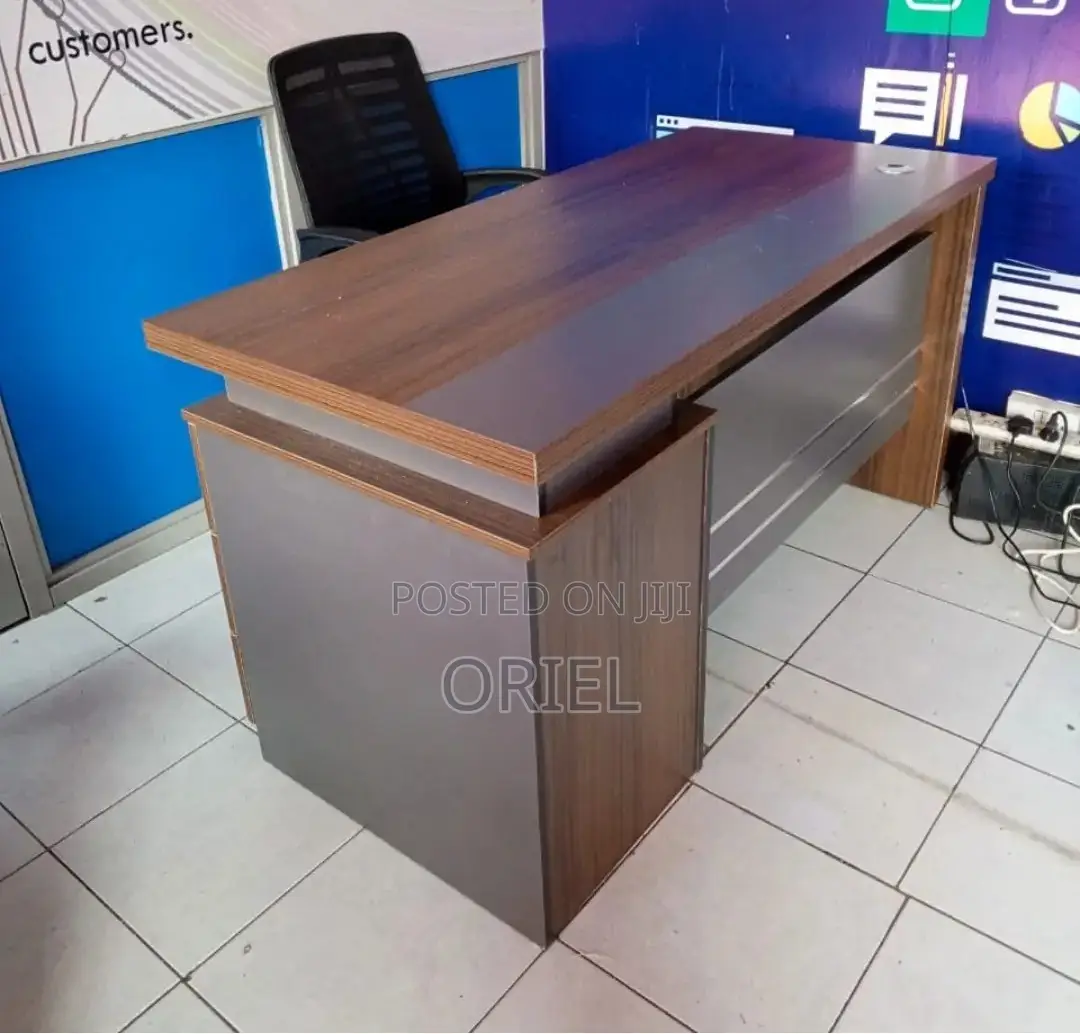Modern Office Desk : 1.4m Office Staff Desk