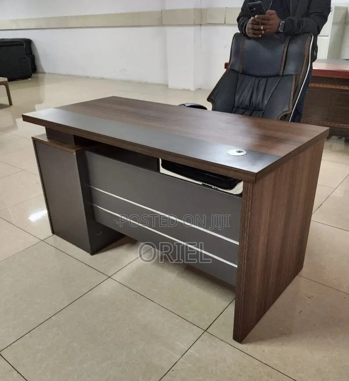 Modern Office Desk : 1.4m Office Staff Desk