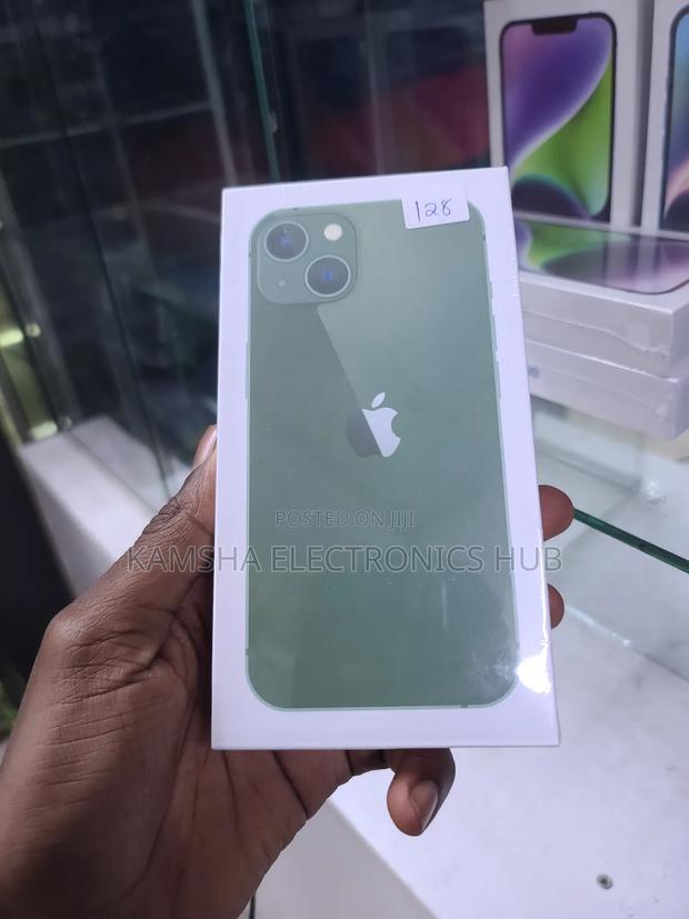 New Apple iPhone 13 128 GB Green - main view