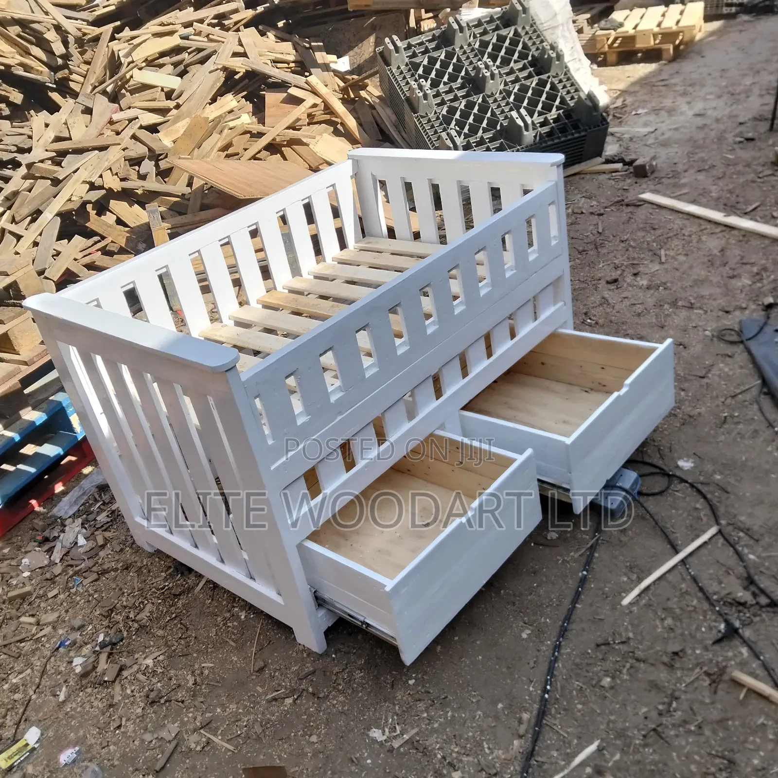 White Solid Wood Baby Cot