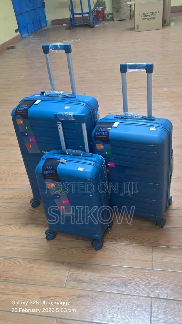 3 in 1 Rubber Suitcase Set – Travel in Style - thumbnail 2