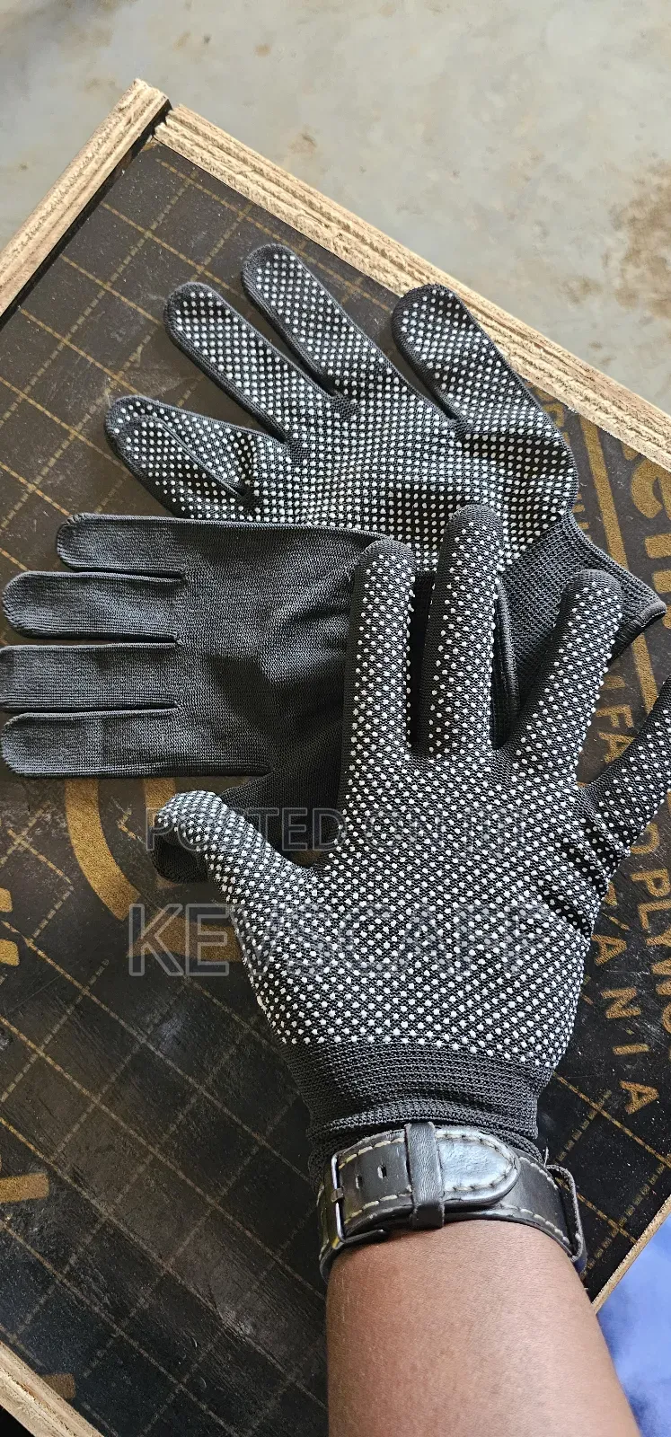 Light Dotted Gloves