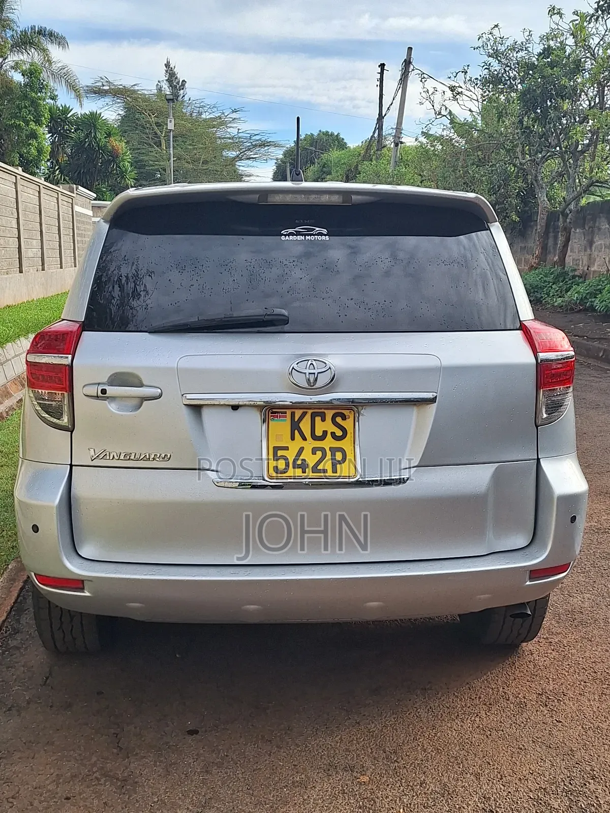 Toyota Vanguard 2011 Silver