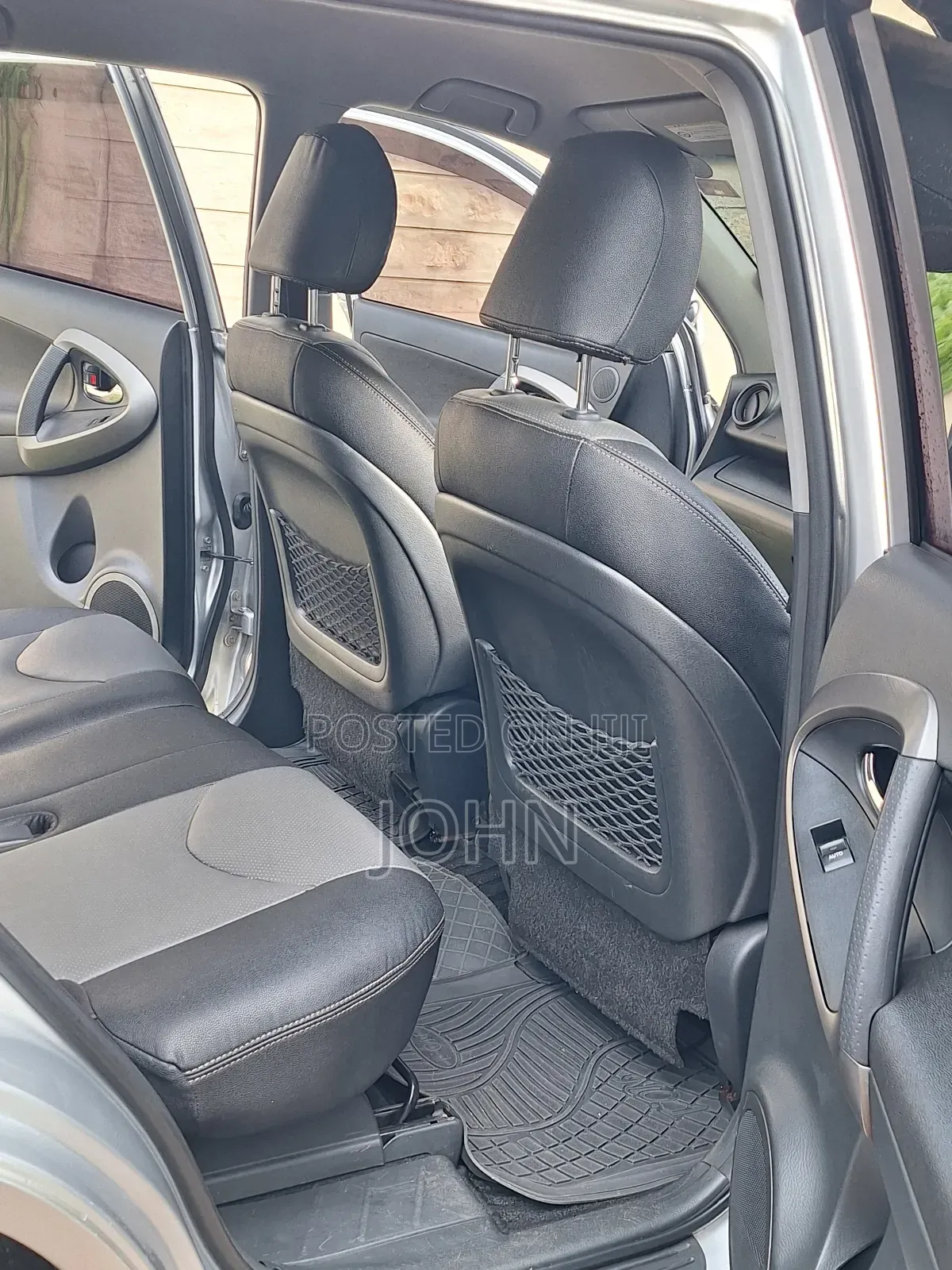 Toyota Vanguard 2011 Silver