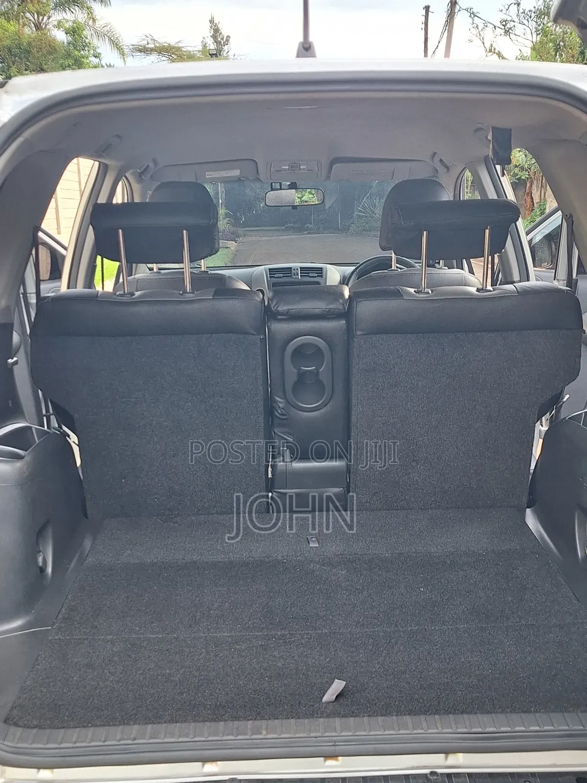 Toyota Vanguard 2011 Silver