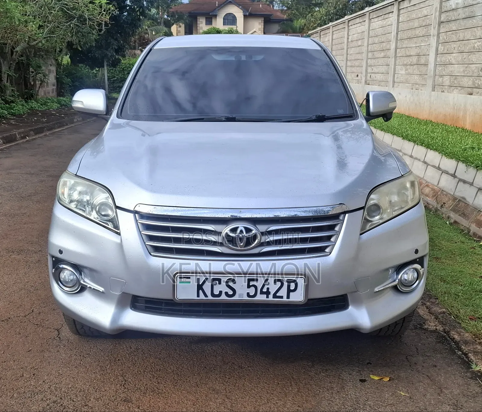 Toyota Vanguard 2012 Silver