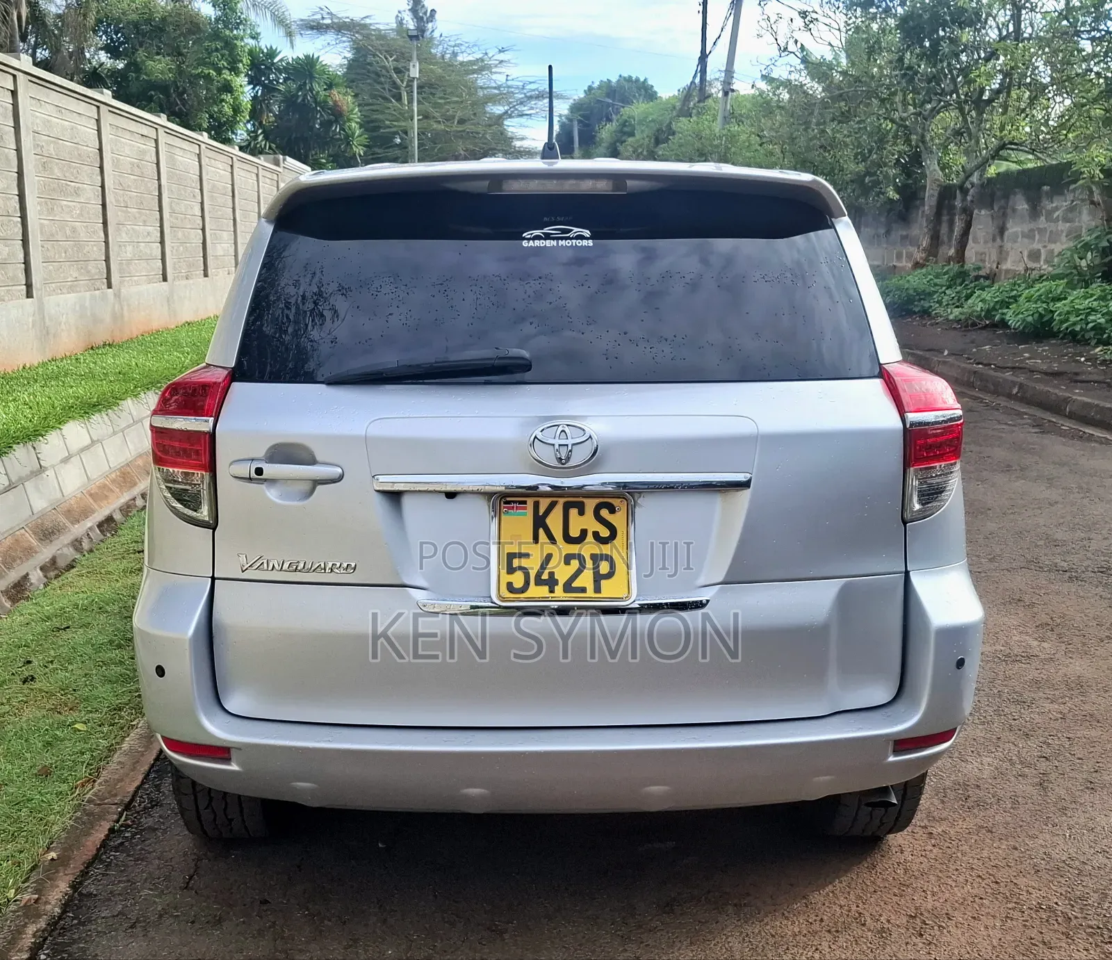 Toyota Vanguard 2012 Silver