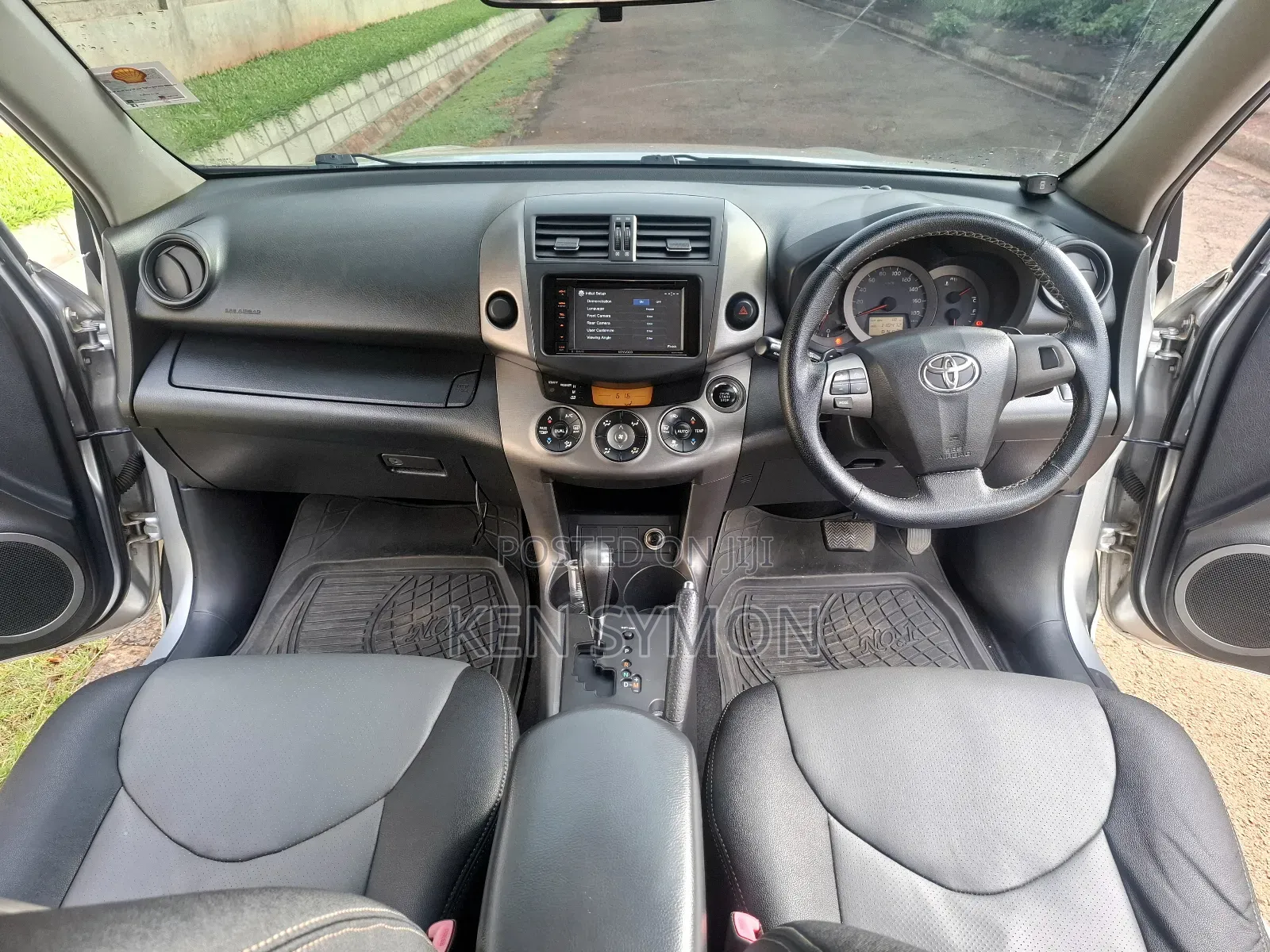 Toyota Vanguard 2012 Silver