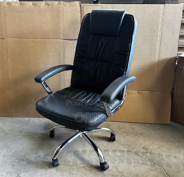 Black Pu Leather Executive Office Chair - thumbnail 17