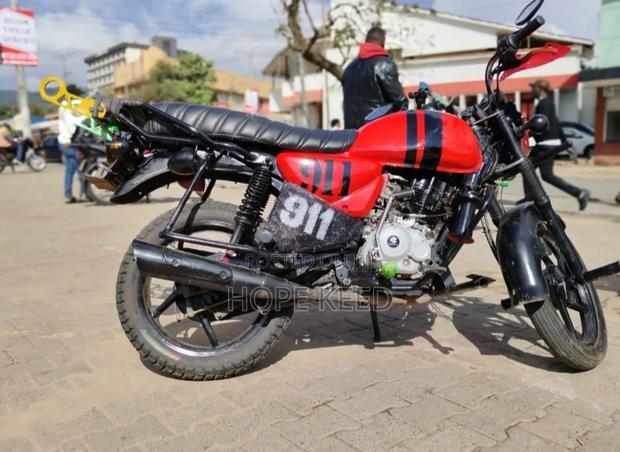 Bajaj Boxer 2023 Red - main view