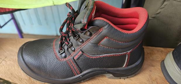 Knicker Safety Shoes - main view