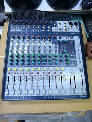 Soundcraft Signature 12 Channel Mixer