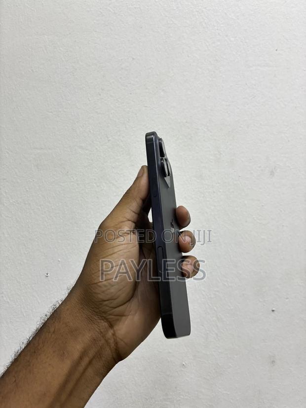 Apple iPhone 16 Pro Max 256 GB Black - thumbnail 3