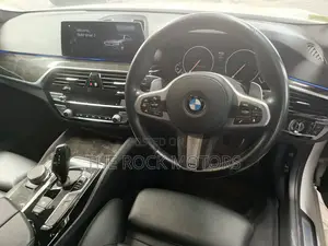 BMW 523i 2019 White