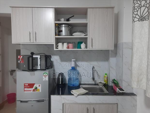 Nerico's Studio Airbnb Near Westside Mall - thumbnail 6