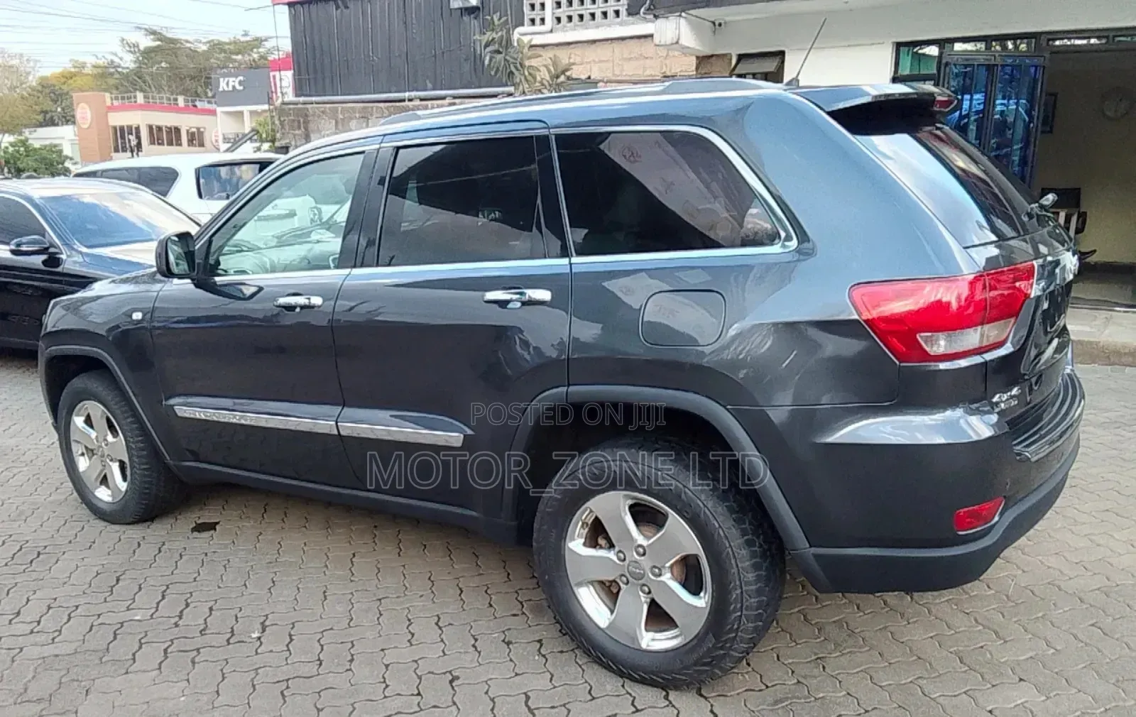 Jeep Grand Cherokee 2012 Gray