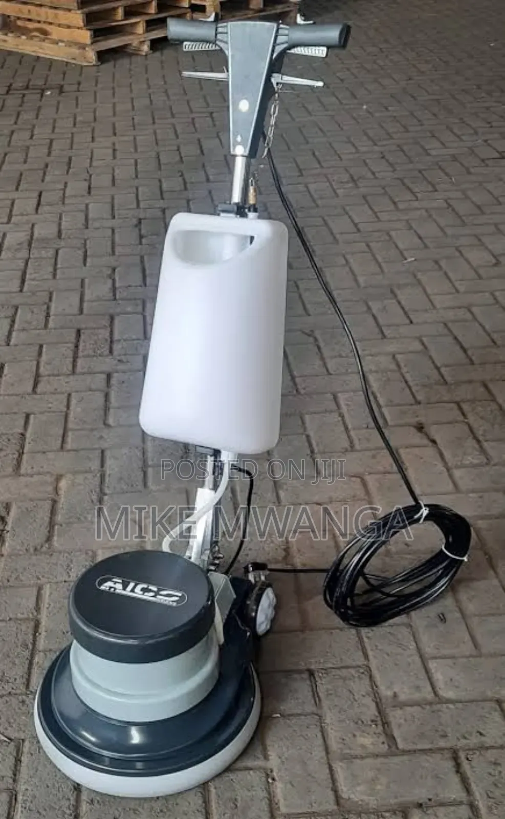 Floor Scrubbing Machine