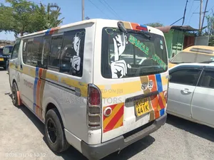 Toyota HiAce 2009 White