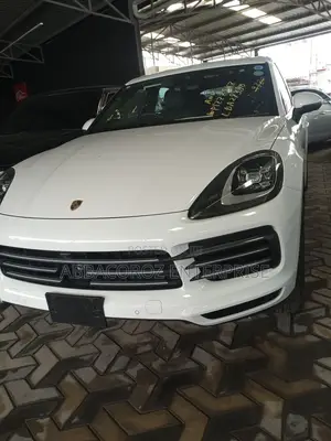 Porsche Cayenne 2019 White