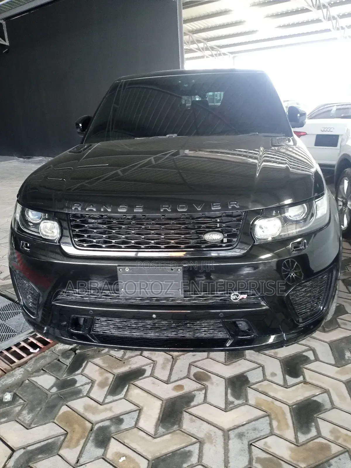 Land Rover Range Rover Sport SVR 2019 Black