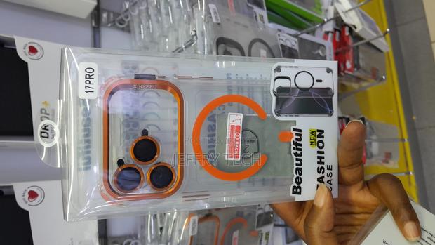 Minio Dual-Color Clear iPhone 17 Pro Magsafe Case With Lens Stand
