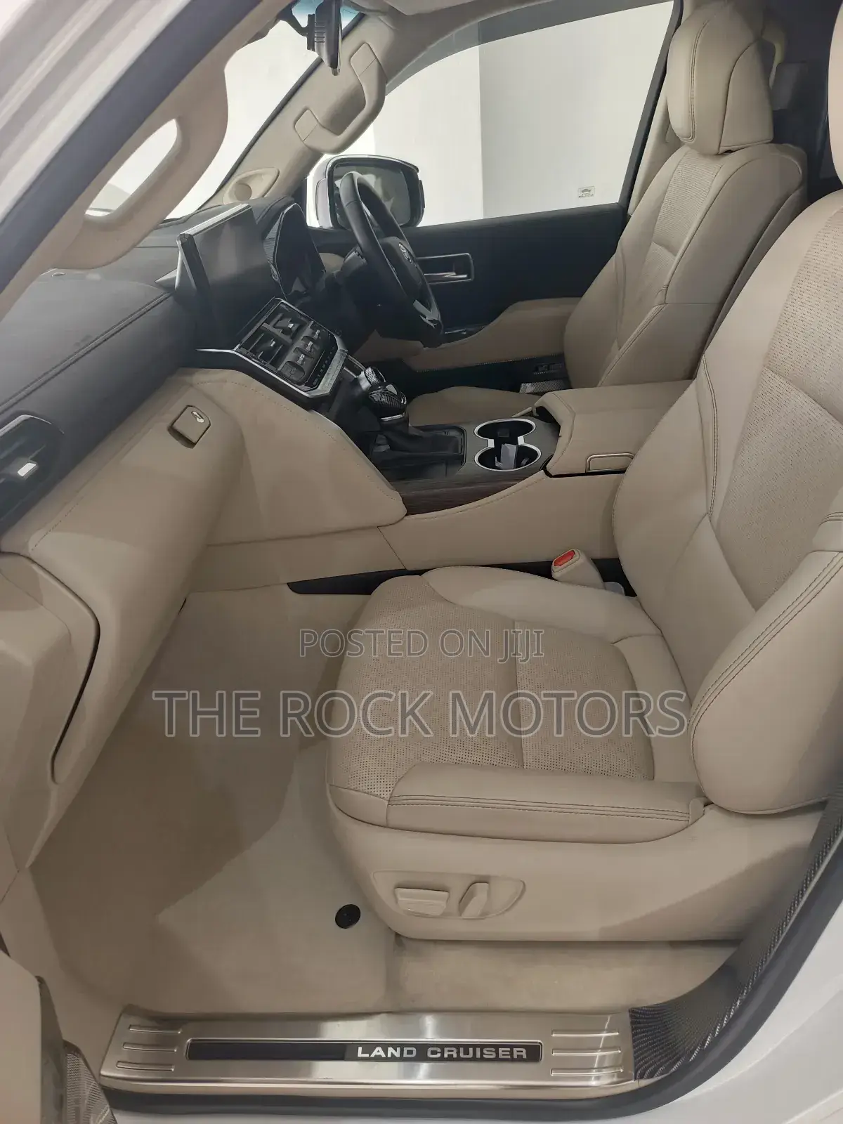 Toyota Land Cruiser 2024 White