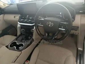 Toyota Land Cruiser 2024 White