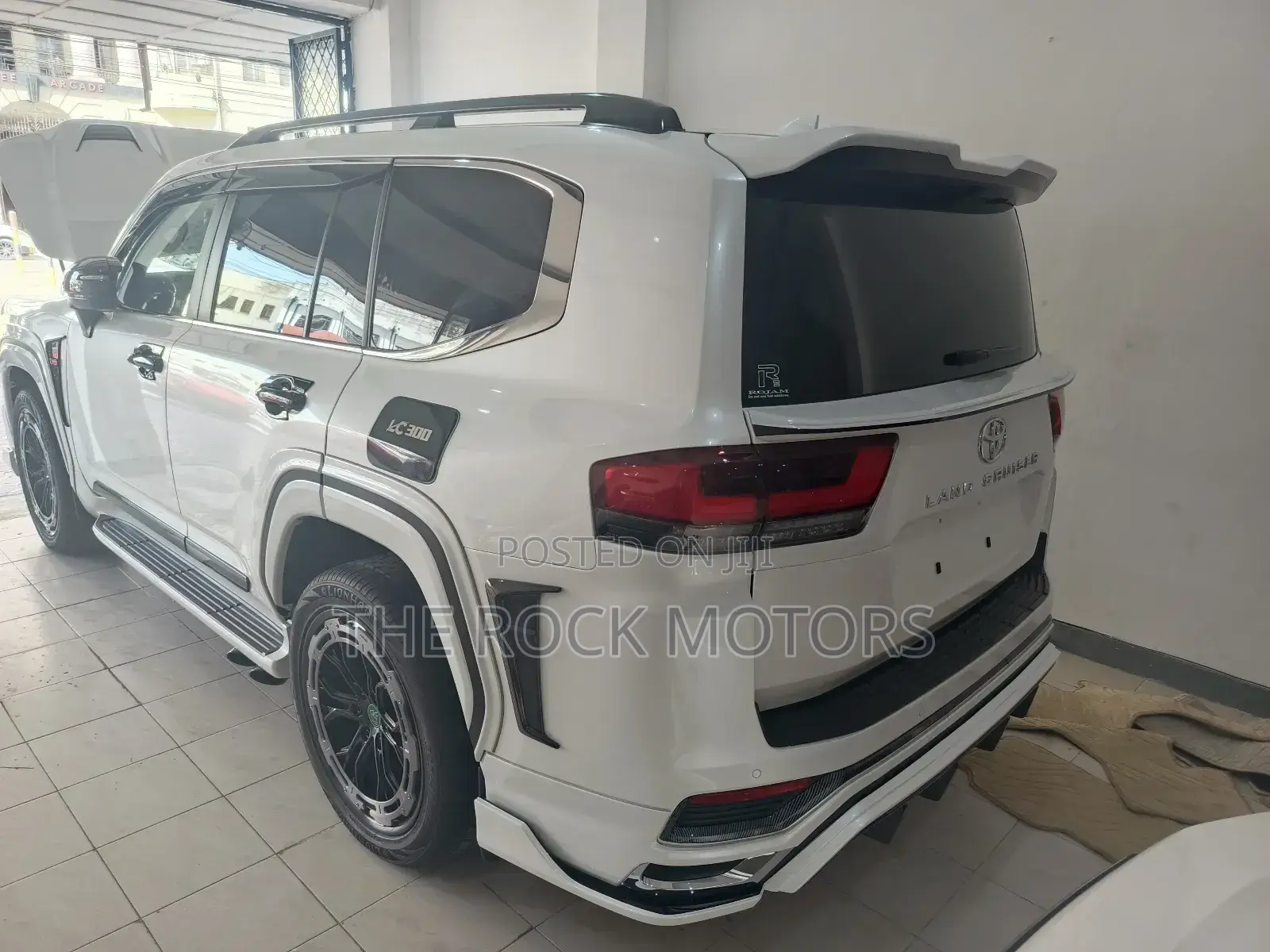 Toyota Land Cruiser 2024 White
