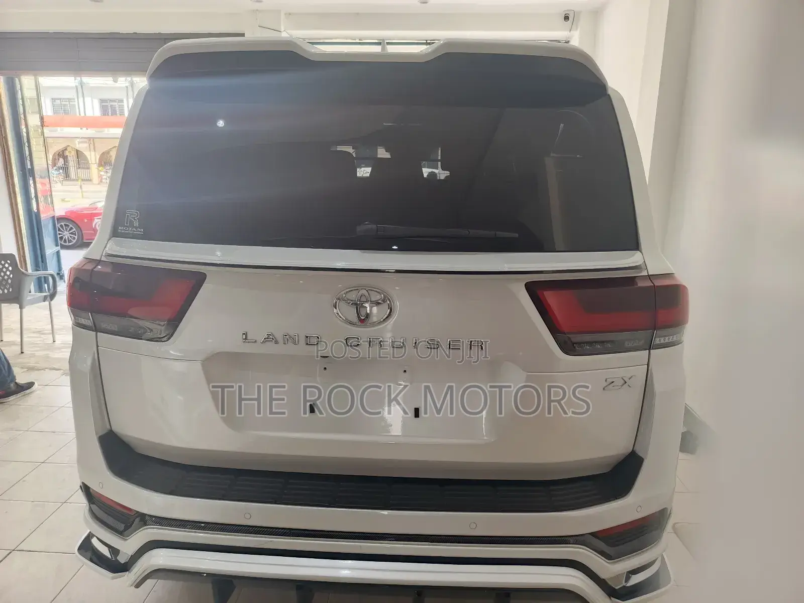 Toyota Land Cruiser 2024 White