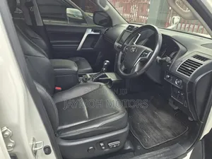 Toyota Land Cruiser Prado 2017 Pearl