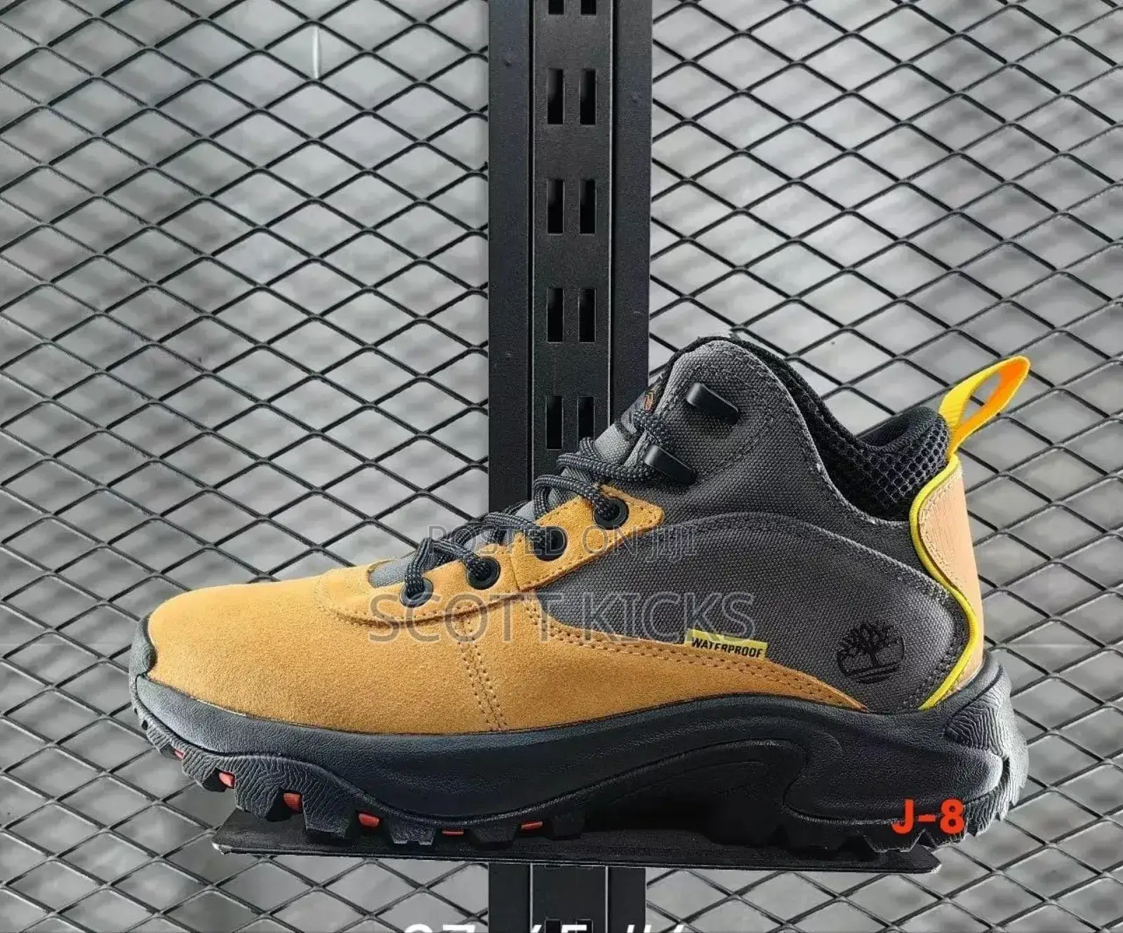 Timberland Men's Mt. Maddsen Peak Mid Waterproof Hiking Boots