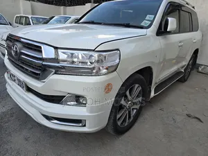 Toyota Land Cruiser 2012 White