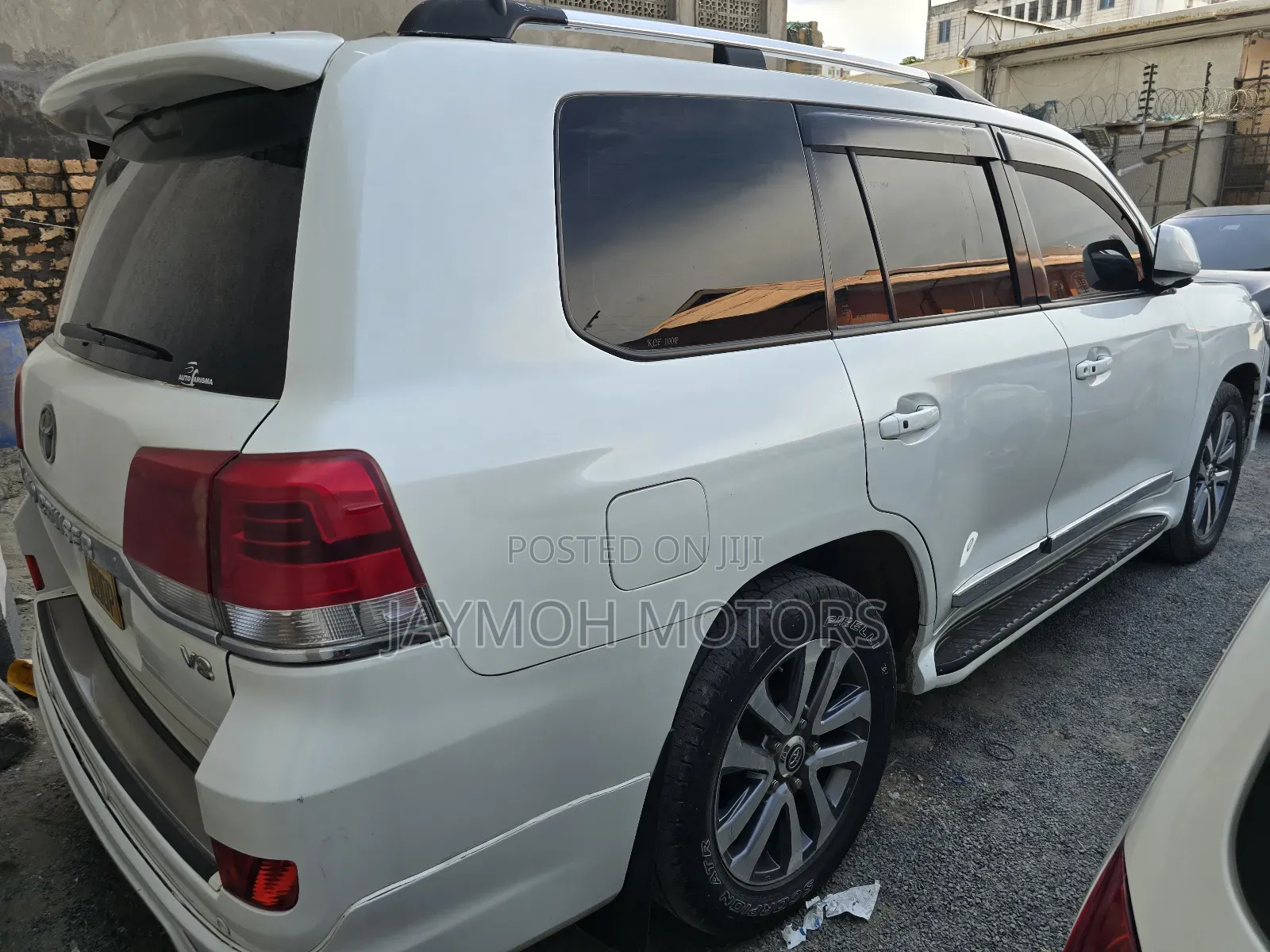 Toyota Land Cruiser 2012 White