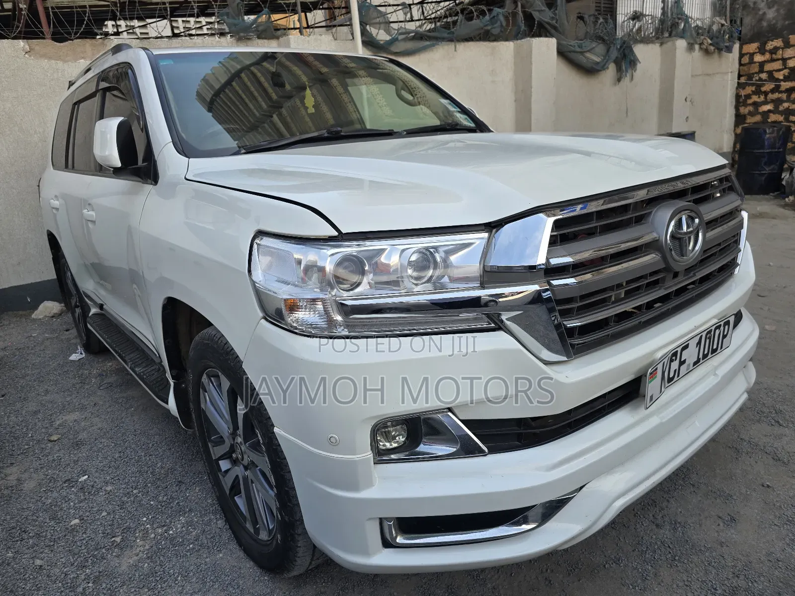 Toyota Land Cruiser 2012 White