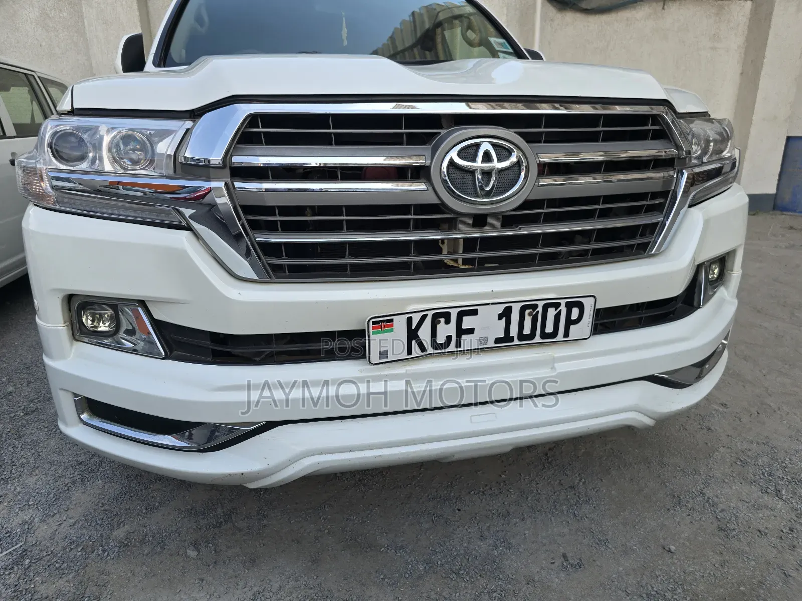 Toyota Land Cruiser 2012 White