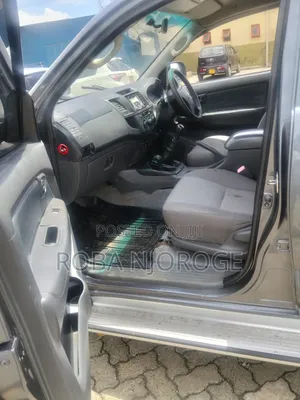 Toyota Hilux 2.5 D-4D SRX 2011 Black