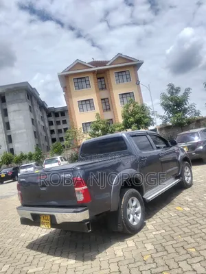 Toyota Hilux 2.5 D-4D SRX 2011 Black