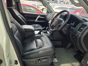 Toyota Land Cruiser 2018  White 