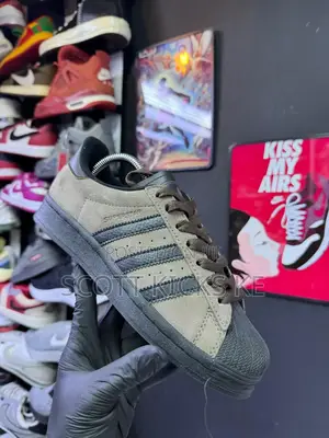 Adidas Originals Superstar.