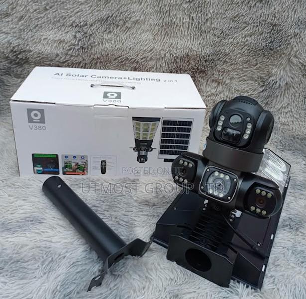 V380 Outdoor Solar 4g Camera With Led Light - main view